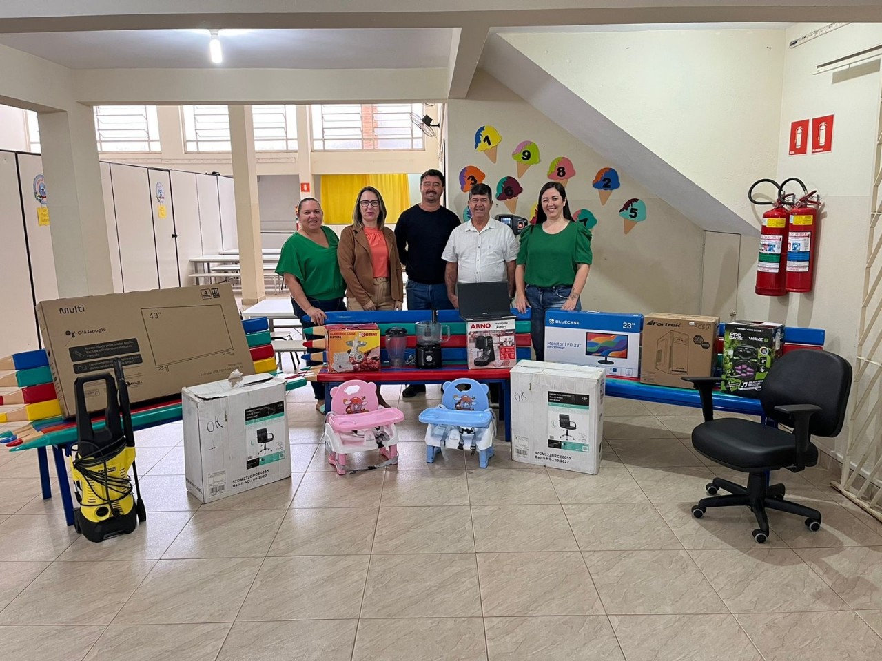 PREFEITURA DE GUAÇUÍ REALIZA ENTREGA DE EQUIPAMENTOS PARA CEMEI CRECHE DONA NIQUITA PREFEITURA DE GUAÇUÍ REALIZA ENTREGA DE EQUIPAMENTOS PARA CEMEI CRECHE DONA NIQUITA