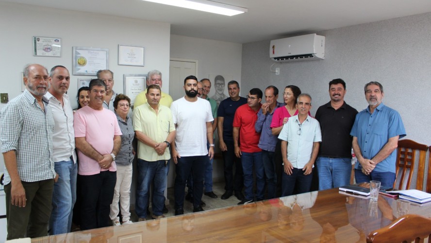 GUAÇUÍ É CONTEMPLADA COM INVESTIMENTOS EM INFRAESTRUTURA RURAL GUAÇUÍ É CONTEMPLADA COM INVESTIMENTOS EM INFRAESTRUTURA RURAL