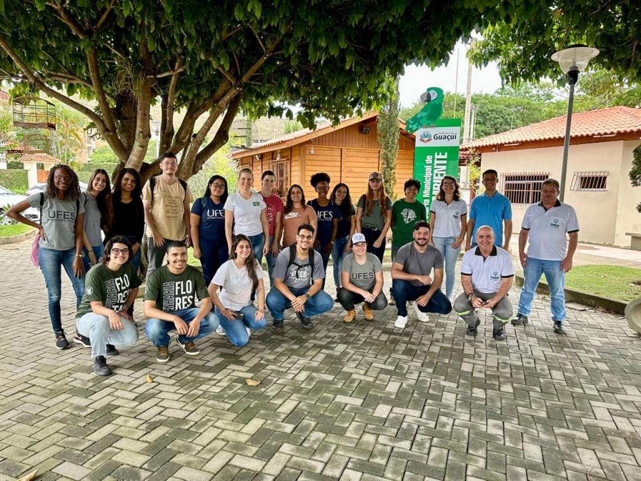 ALUNOS DE ENGENHARIA FLORESTAL DA UFES VISITAM A SECRETARIA MUNICIPAL DE MEIO AMBIENTE ALUNOS DE ENGENHARIA FLORESTAL DA UFES VISITAM A SECRETARIA MUNICIPAL DE MEIO AMBIENTE