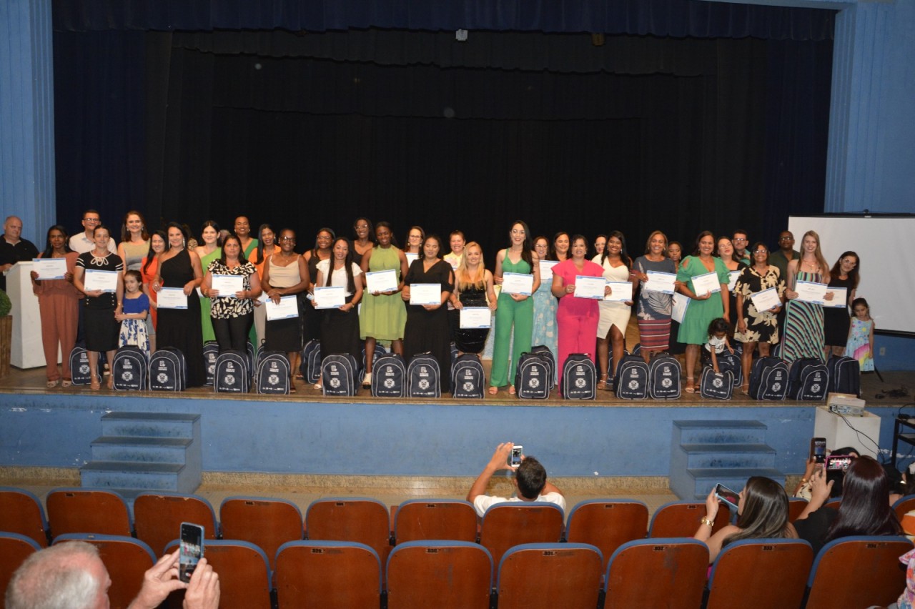 PREFEITURA DE GUAÇUÍ CELEBRA FORMATURA DE AGENTES COMUNITÁRIOS DE SAÚDE E DE ENDEMIAS NO CURSO "SAÚDE COM AGENTE PREFEITURA DE GUAÇUÍ CELEBRA FORMATURA DE AGENTES COMUNITÁRIOS DE SAÚDE E DE ENDEMIAS NO CURSO "SAÚDE COM AGENTE