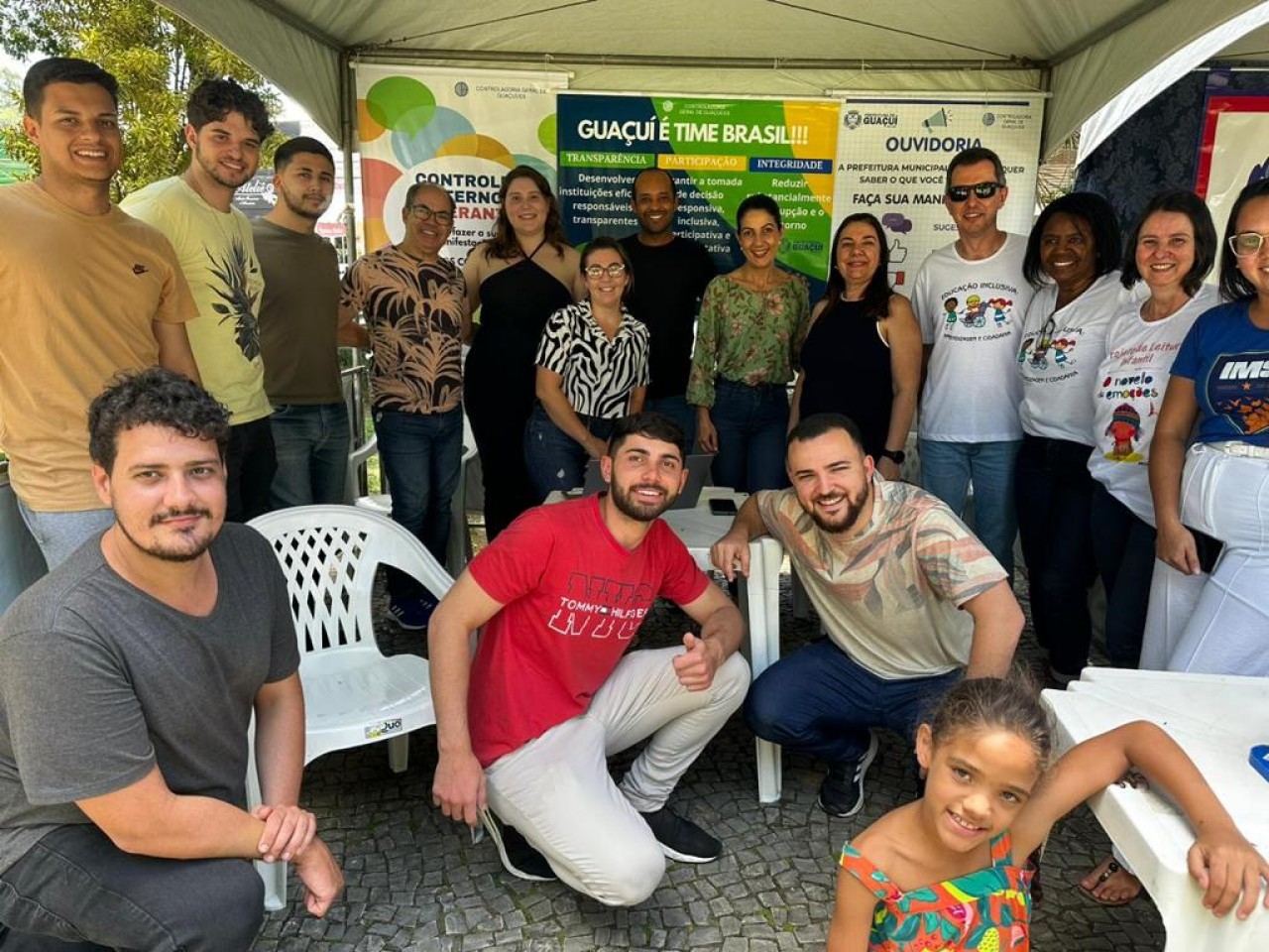 CONTROLE INTERNO DE GUAÇUÍ REALIZA AÇÃO NA PRAÇA JOÃO ACACINHO PARA FORTALECER VÍNCULOS COM A COMUNIDADE CONTROLE INTERNO DE GUAÇUÍ REALIZA AÇÃO NA PRAÇA JOÃO ACACINHO PARA FORTALECER VÍNCULOS COM A COMUNIDADE