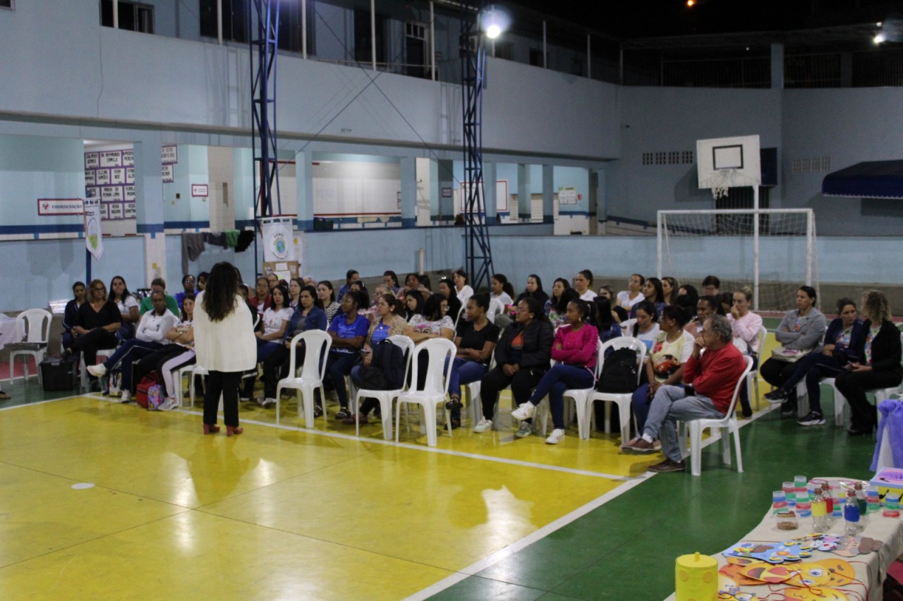 PROFESSORES DA REDE MUNICIPAL DE ENSINO CONCLUEM CURSO DE FORMAÇÃO EM EDUCAÇÃO INFANTIL PROFESSORES DA REDE MUNICIPAL DE ENSINO CONCLUEM CURSO DE FORMAÇÃO EM EDUCAÇÃO INFANTIL
