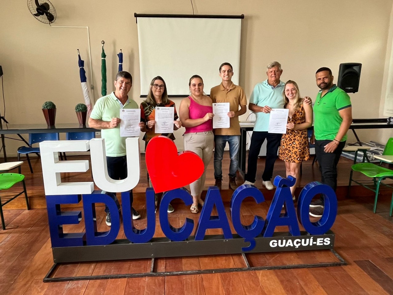 ASSINADA ORDENS DE SERVIÇO PARA REFORMA DE ESCOLAS DOS DISTRITOS DE GUAÇUÍ ASSINADA ORDENS DE SERVIÇO PARA REFORMA DE ESCOLAS DOS DISTRITOS DE GUAÇUÍ