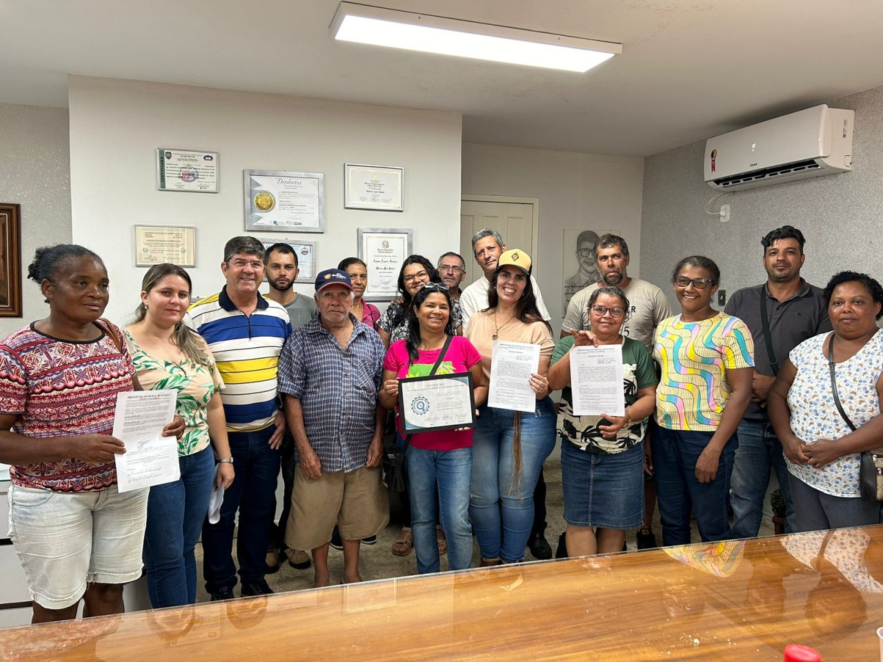 PREFEITURA DE GUAÇUÍ FIRMA CONVÊNIO COM ASSOCIAÇÃO DE PEQUENOS PRODUTORES RURAIS E FAMILIARES MAIS SAÚDE PREFEITURA DE GUAÇUÍ FIRMA CONVÊNIO COM ASSOCIAÇÃO DE PEQUENOS PRODUTORES RURAIS E FAMILIARES MAIS SAÚDE