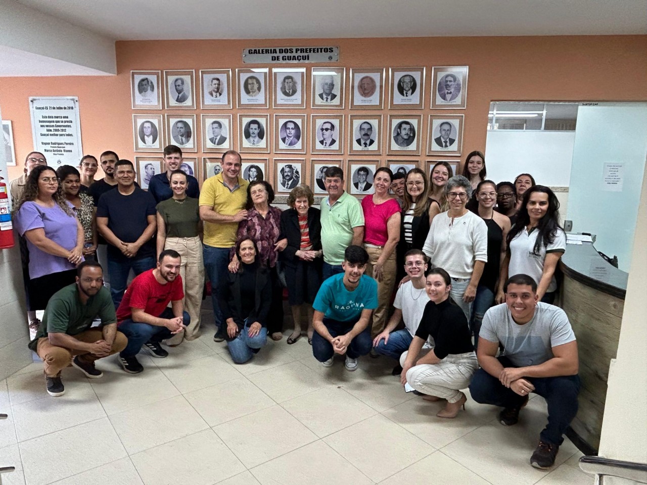 PREFEITURA REINAUGURA GALERIA DE FOTOS DOS PREFEITOS DE GUAÇUÍ PREFEITURA REINAUGURA GALERIA DE FOTOS DOS PREFEITOS DE GUAÇUÍ