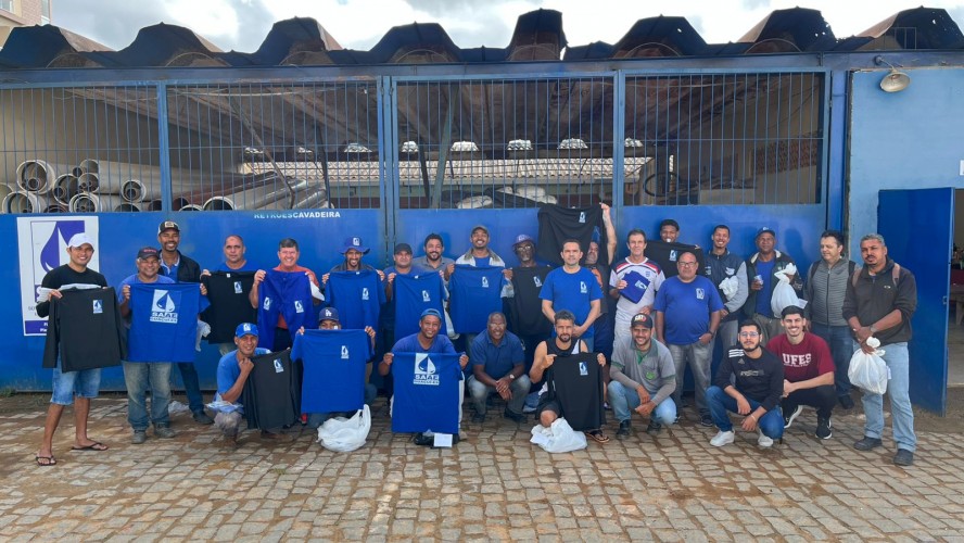 PREFEITURA DE GUAÇUÍ REALIZA ENTREGA DE UNIFORMES PARA SERVIDORES DO SAAE PREFEITURA DE GUAÇUÍ REALIZA ENTREGA DE UNIFORMES PARA SERVIDORES DO SAAE