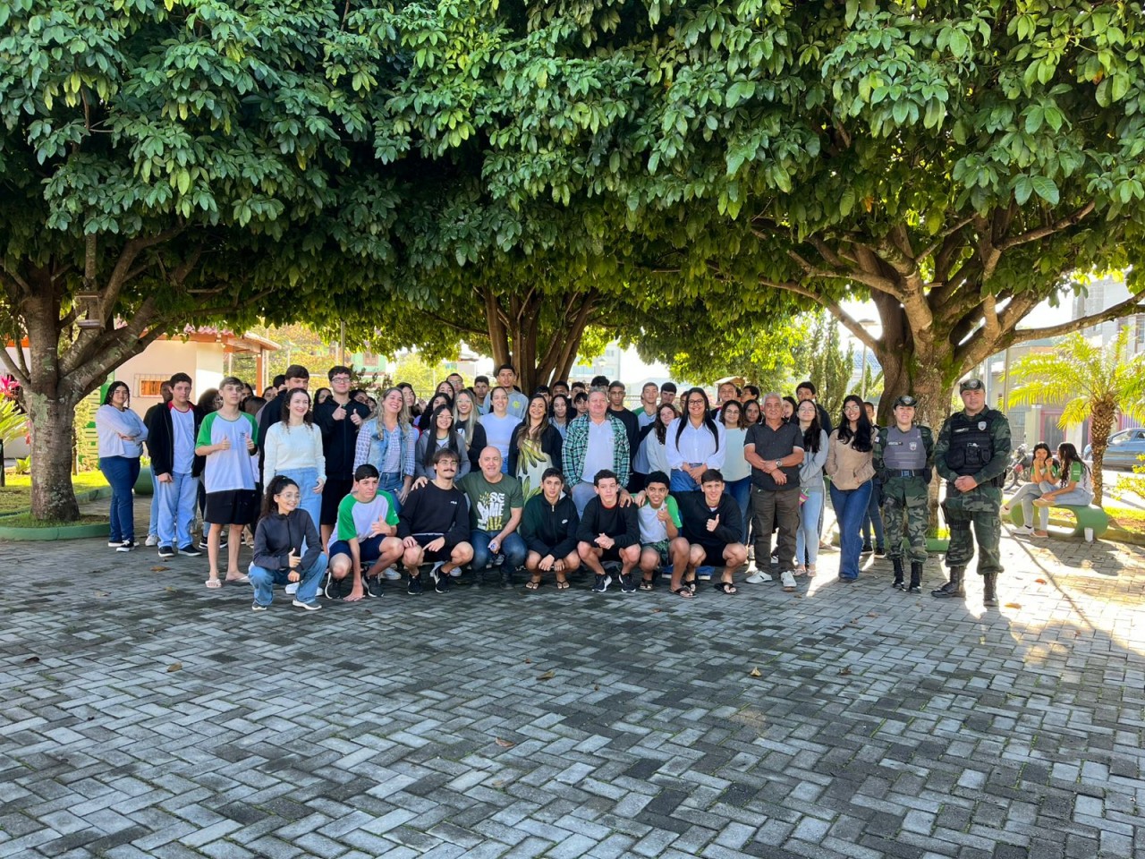 PREFEITURA DE GUAÇUÍ PROMOVE CAMINHADA ECOLÓGICA COM ESTUDANTES DA REDE ESTADUAL PREFEITURA DE GUAÇUÍ PROMOVE CAMINHADA ECOLÓGICA COM ESTUDANTES DA REDE ESTADUAL