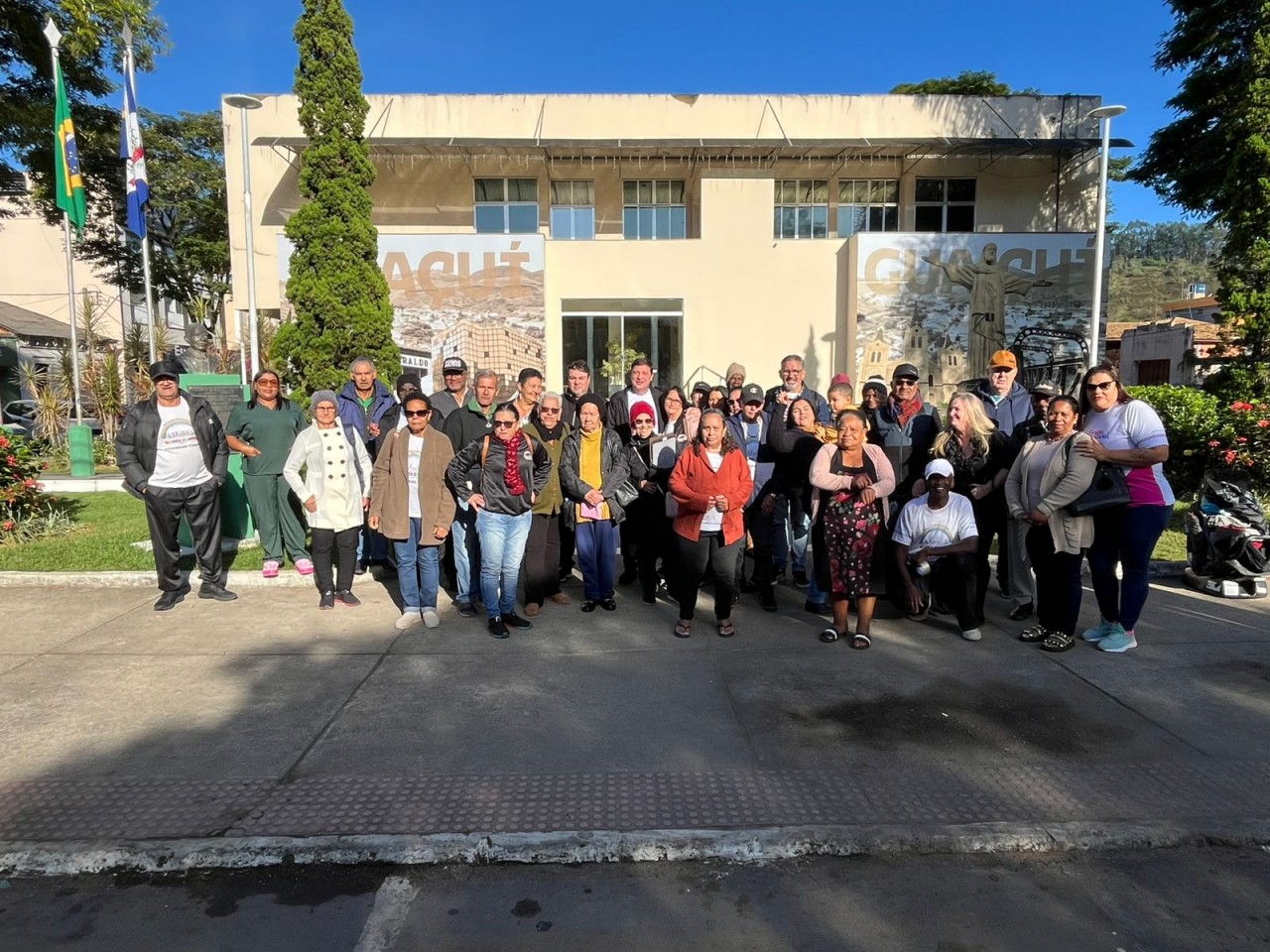 PREFEITURA MUNICIPAL DE GUAÇUÍ REALIZA PASSEIO ECOLÓGICO COM O GRUPO DA TERCEIRA IDADE “ALEGRIA DE VIVER” PREFEITURA MUNICIPAL DE GUAÇUÍ REALIZA PASSEIO ECOLÓGICO COM O GRUPO DA TERCEIRA IDADE “ALEGRIA DE VIVER”